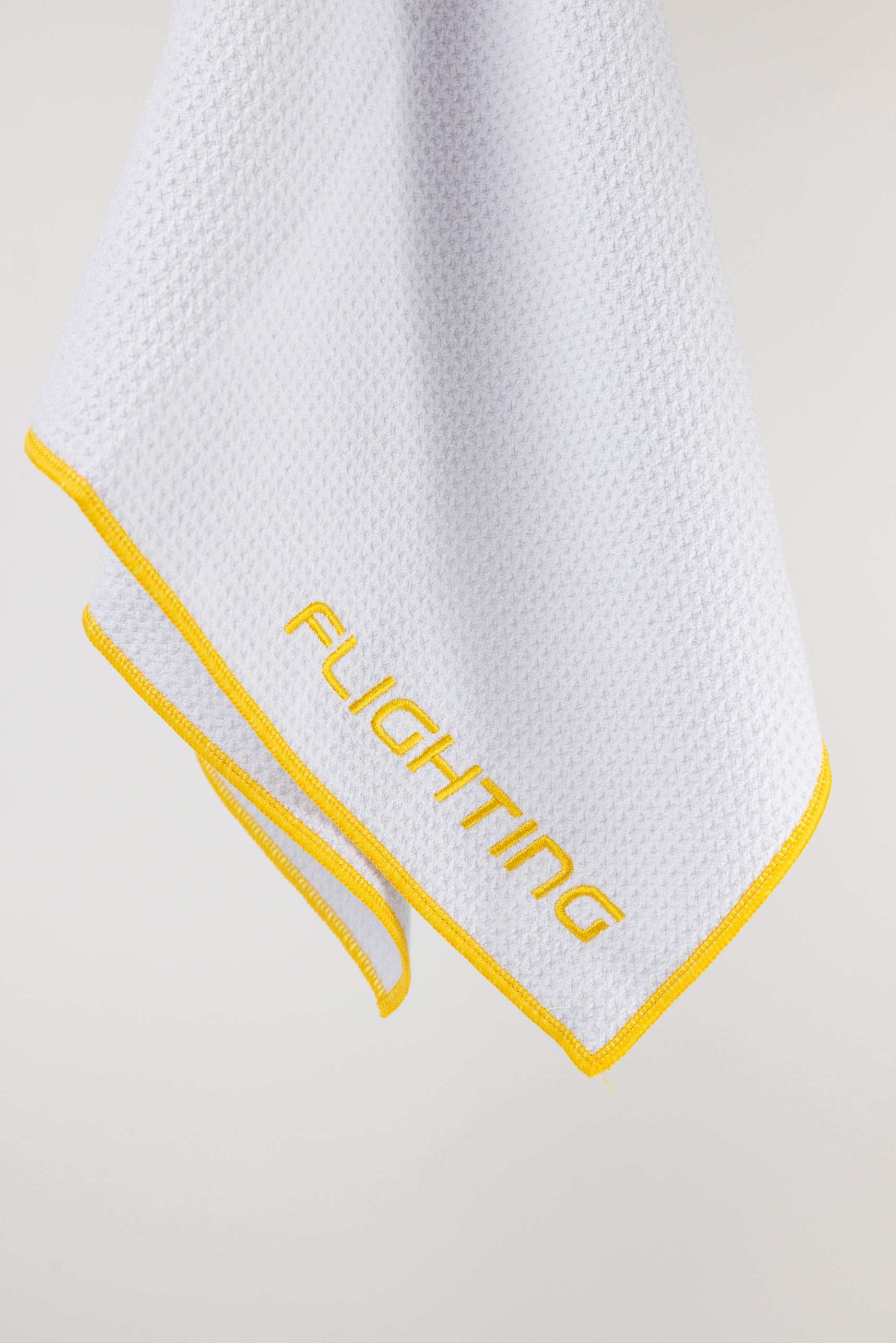 Flighting Golf Towel - Gold